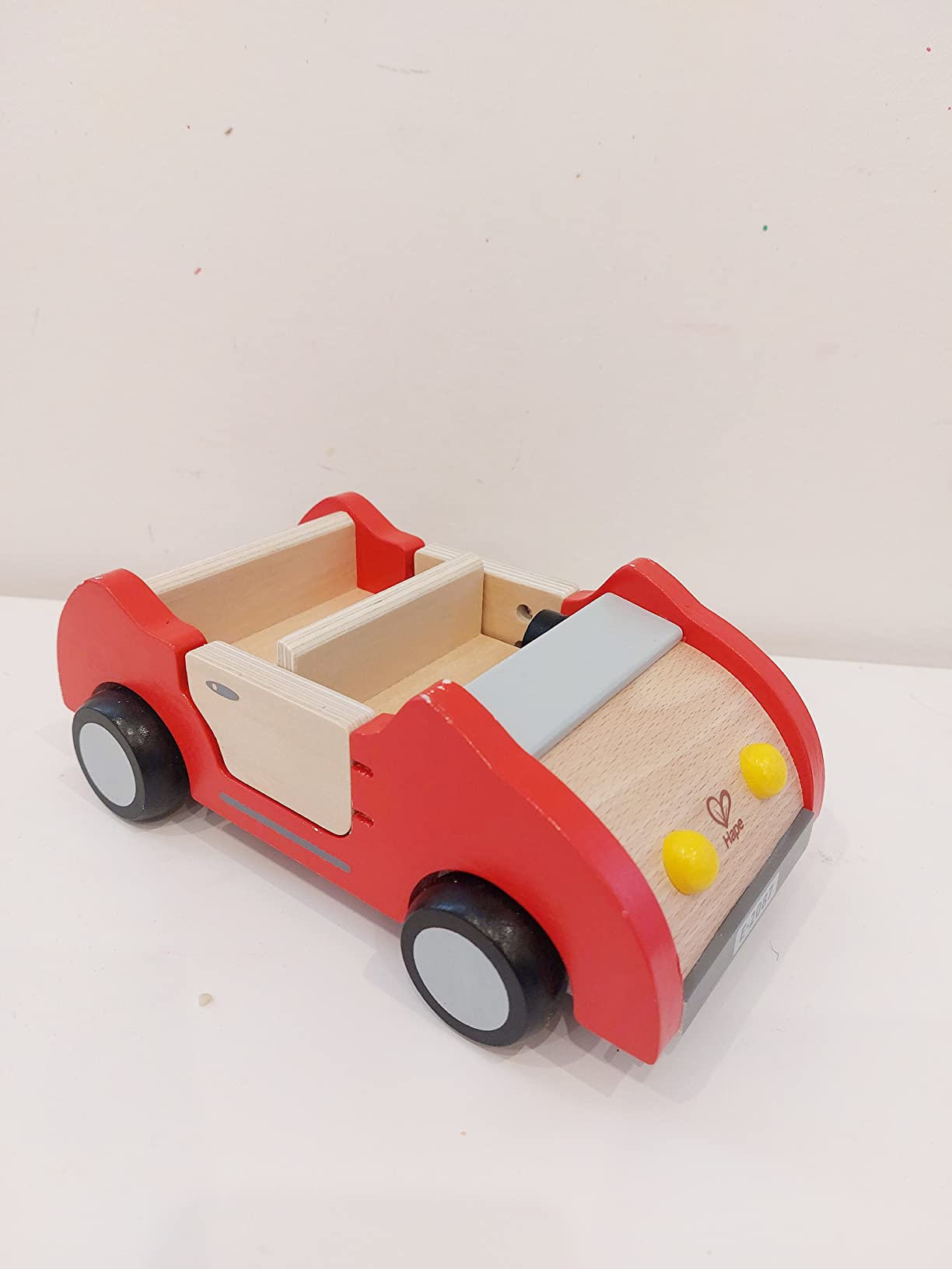 Hape Auto Familiare macchina rossa in legno 3 anni