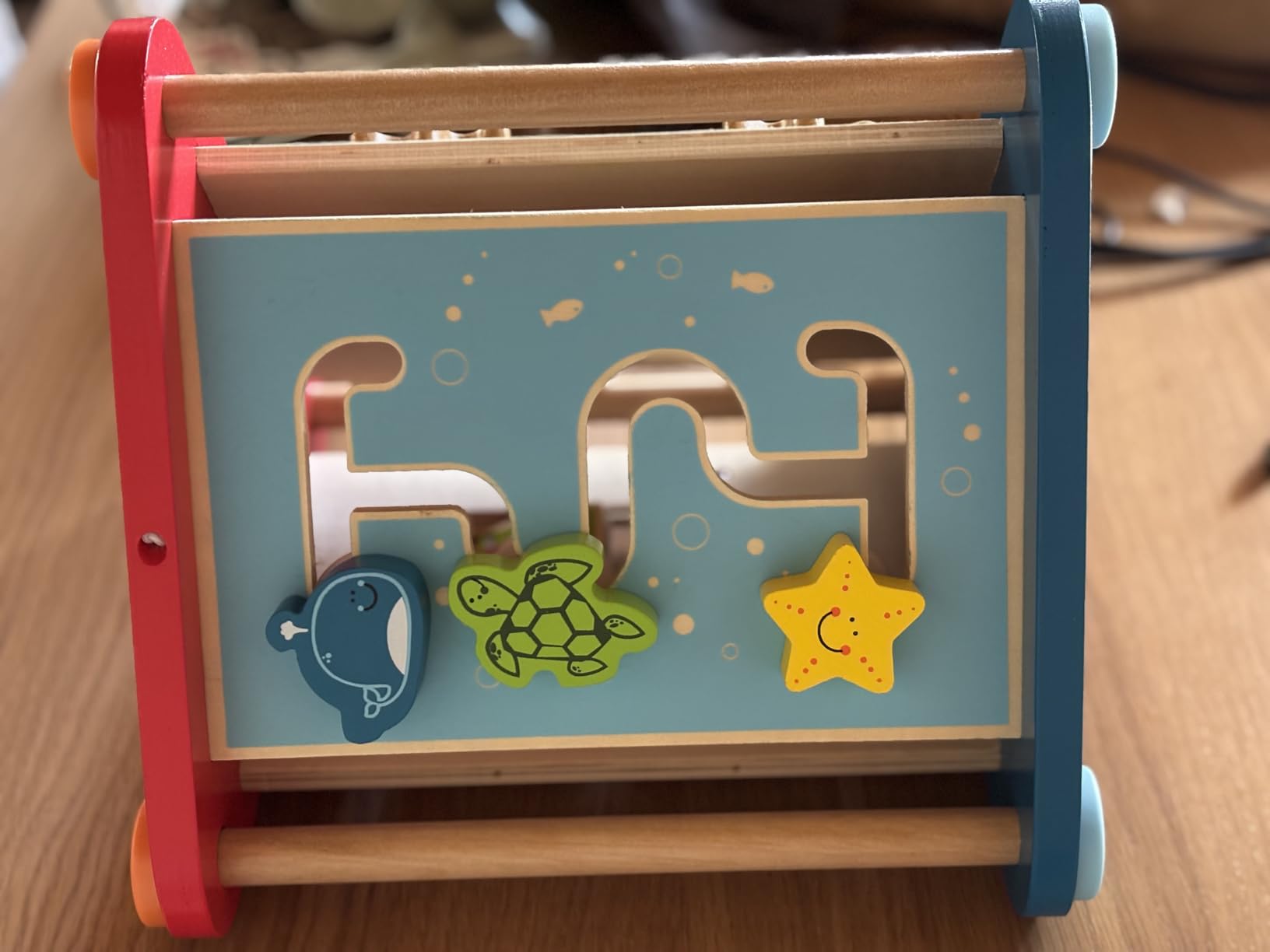 Hape E0434 Triangolo Multiattività gioco motorio multicolore